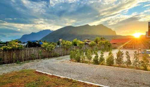 Studio with Mountain View