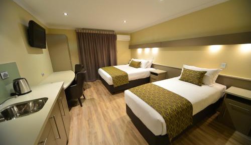 Deluxe Triple Room