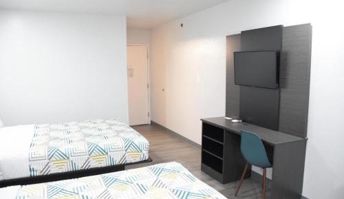 Queen Room with Two Queen Beds - Non-Smoking