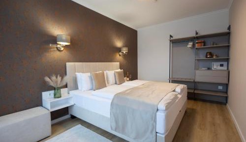 One-Bedroom Apartment with Terrace