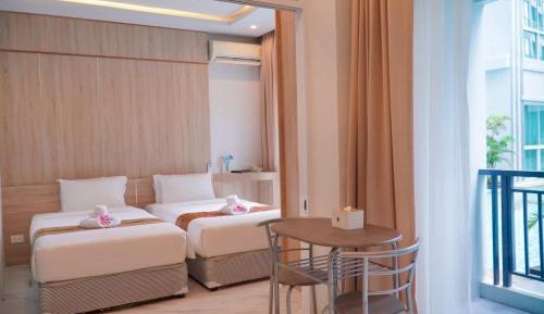 Deluxe Double or Twin Room with Pool View