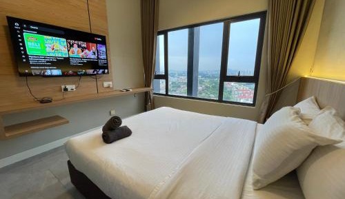 Two-Bedroom Apartment with City View