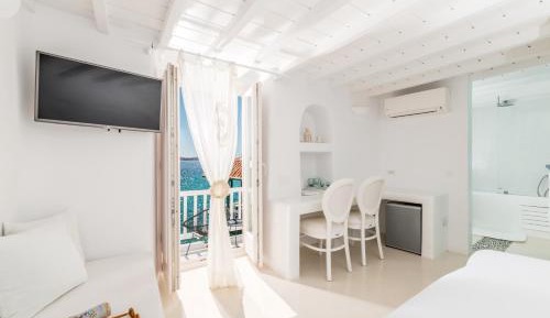 Superior Sea View Suite with Interior Spa Bath