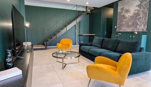 Deluxe Apartment