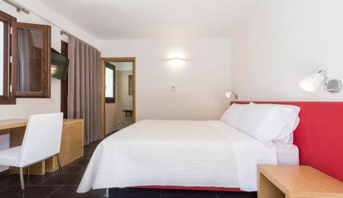 Deluxe Double or Twin Room with Garden View