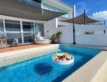 King Suite with Private Pool