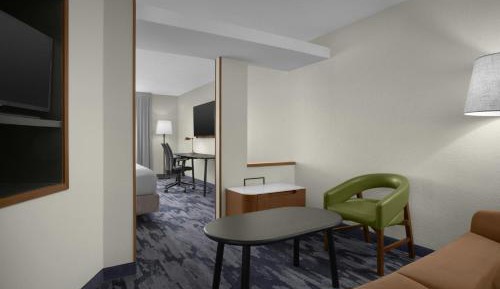 Queen Suite with Sofa Bed and Roll-in Shower - Mobility and Hearing Accessible