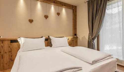 Large Double or Twin Room