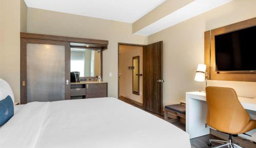 Two-Bedroom King Suite