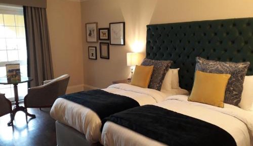 Twin Bedroom