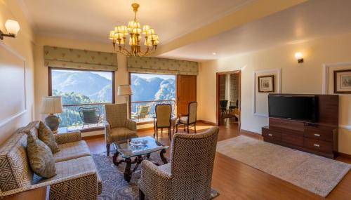 Deluxe Two-Bedroom Apartment with Garden View