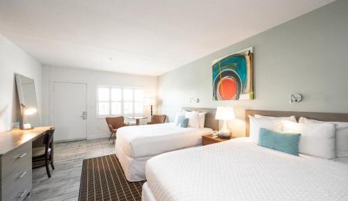 Deluxe Queen Room