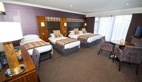 Family Room (2 Adults + 2 Children)