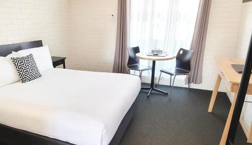 Standard Queen Room