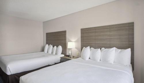 Queen Room with Two Queen Beds - Accessible/Non-Smoking 