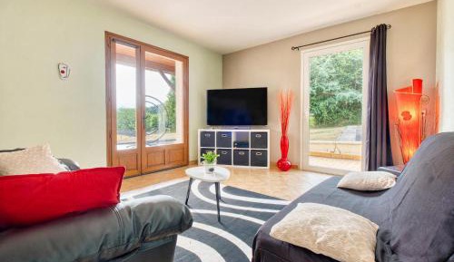 Three-Bedroom Holiday Home 