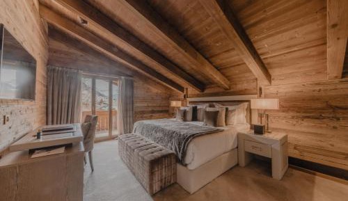 Apartment with Mountain View
