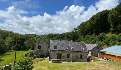 Four-Bedroom Cottage (8 Adults) 