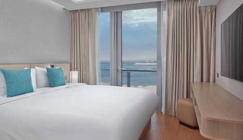 Two-Bedroom Apartment with Bay View