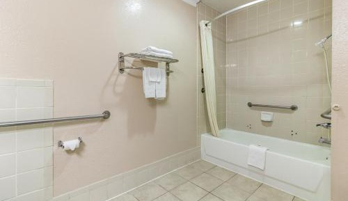 King Room - Disability Access - Non-Smoking