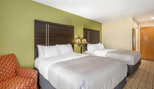 Queen Room with Two Queen Beds - Non-Smoking