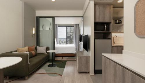 One-Bedroom Suite with Kitchen and Balcony
