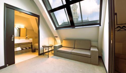 Loft (2 Adults + 2 Children)
