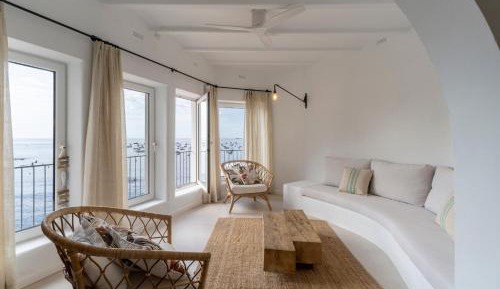 Four-Bedroom Deluxe Home - Oceanfront
