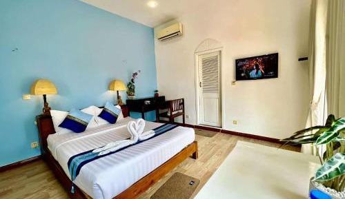 Deluxe Queen Room