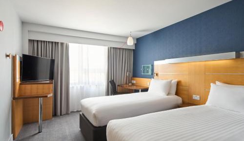 Standard Twin Room with Free Hot Breakfast