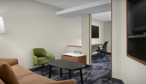 Suite, 2 Queen, Sofa bed