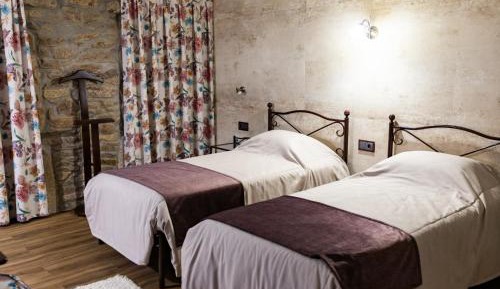 Twin Room with Private Bathroom