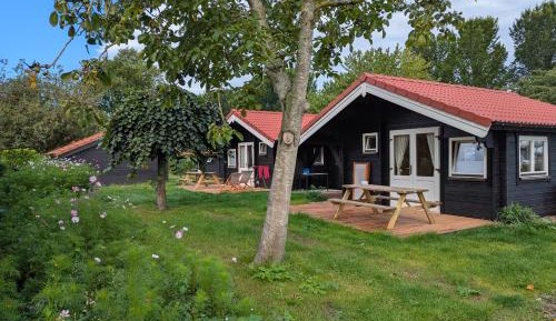Bungalow with Patio