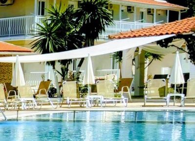 One-Bedroom Apartment with Pool View