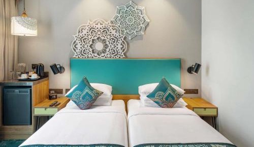 Superior Twin Room With Bay Window