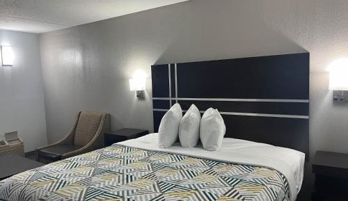 King Room - Disability Access - Non-Smoking