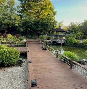 One-Bedroom Apartment with Garden