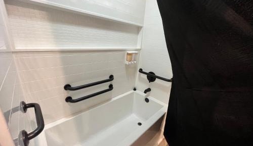 Queen Room - Disability Access