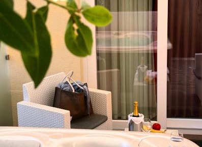 King Room with Spa Bath