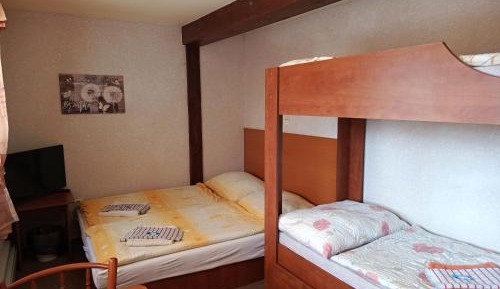 Quadruple Room with Private Bathroom