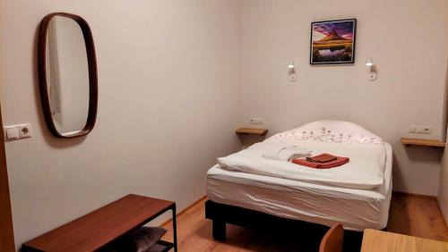Single Room with Shared Bathroom
