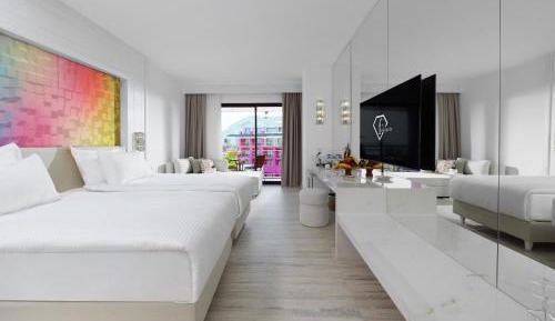 DELUXE ROOM PARTLY SEA VIEW