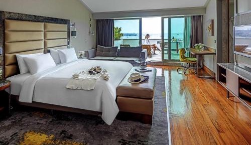 The Bosphorus Suite 