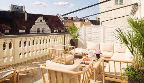 Junior Suite with Balcony