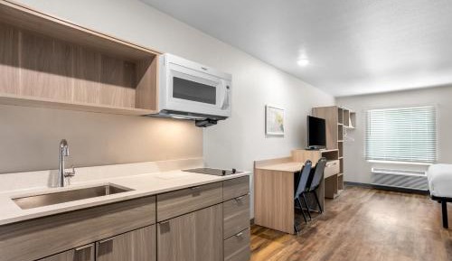 Quadruple Room with Two Queen Beds - Disability Access/Non Smoking