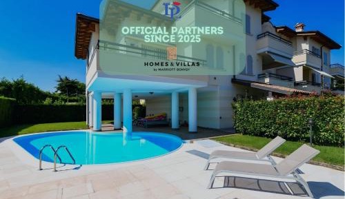 Apartment with Pool View 