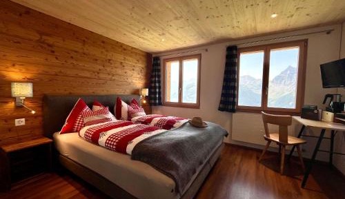 Deluxe Double Room with Shower