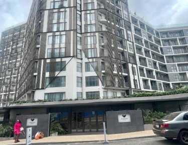 Deluxe Two-Bedroom Apartment with Garden View
