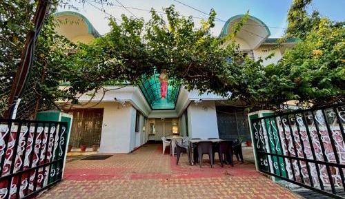 Villa with Garden View