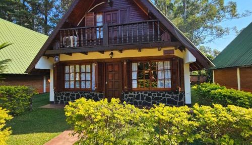 Bungalow (10 Adults)
